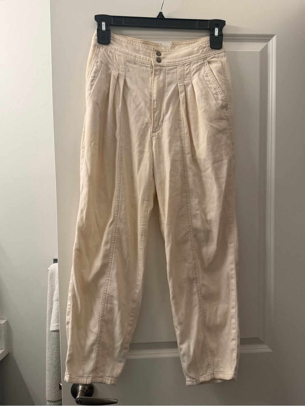Anthropologie Cream Pleated High-Rise casual chino